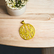 Load image into Gallery viewer, Isis Legend Round Pendant