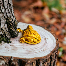 Load image into Gallery viewer, Sekhmet Gold  Pendant