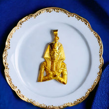 Load image into Gallery viewer, King Akhenaton Gold Pendant