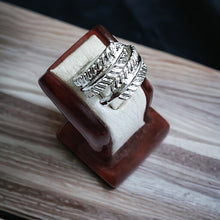 Load image into Gallery viewer, Goddess Maat's Feather Silver Ring