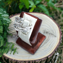 Load image into Gallery viewer, Goddess Maat's Feather Silver Ring