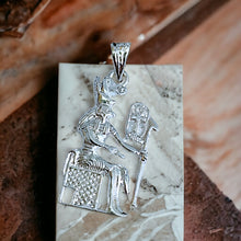 Load image into Gallery viewer, Silver God Horus Pendant Necklace