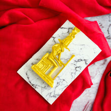 Load image into Gallery viewer, Gold God Amun On The throne Pendant