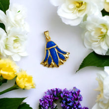 Load image into Gallery viewer, Gold Lotus Flower Pendant Necklace
