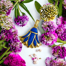 Load image into Gallery viewer, Gold Lotus Flower Pendant Necklace