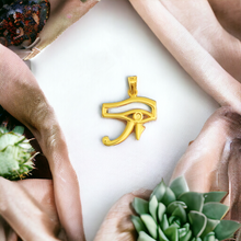 Load image into Gallery viewer, Gold Eye Of Horus Pendant