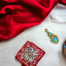 Load image into Gallery viewer, Dainty Opal Scarab Gold Pendant Necklace