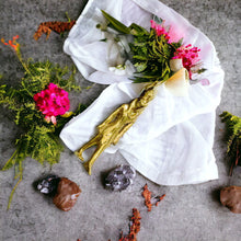 Load image into Gallery viewer, Horus Statue Gold Pendant