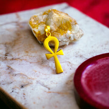 Load image into Gallery viewer, Gold Simple Ankh Pendant