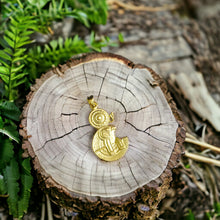 Load image into Gallery viewer, God Horus The Protector Pendant Necklace