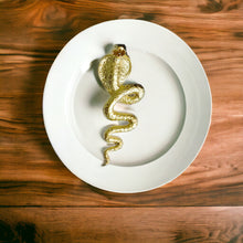 Load image into Gallery viewer, Goddess Wadjet Amulet Pendant