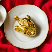 Load image into Gallery viewer, Sekhmet Gold  Pendant