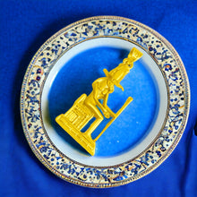 Load image into Gallery viewer, Gold God Amun On The throne Pendant