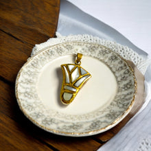 Load image into Gallery viewer, Gold Lotus Flower Pendant Necklace