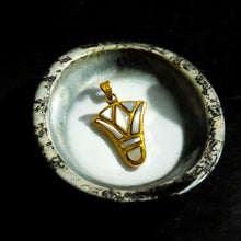 Load image into Gallery viewer, Gold Lotus Flower Pendant Necklace