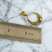 Load image into Gallery viewer, Dainty Winged Sun Desk Gold Pendant Necklace