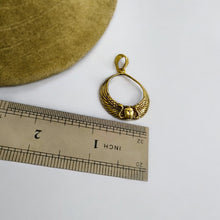 Load image into Gallery viewer, Dainty Winged Sun Desk Gold Pendant Necklace