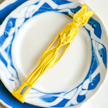 Load image into Gallery viewer, Gold Goddess isis Pendant