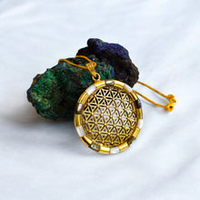 Load image into Gallery viewer, Flower of Life Key Of life Mother of Pearl Gold Pendant Necklace