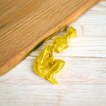 Load image into Gallery viewer, Squat King Tut Gold Pendant