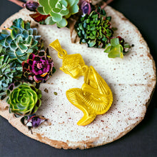 Load image into Gallery viewer, Squat King Tut Gold Pendant