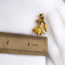 Load image into Gallery viewer, Dainty Small Lotus Flower Gold Pendant Necklace