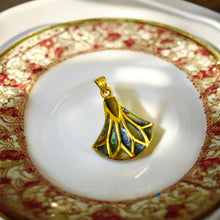 Load image into Gallery viewer, Gold Lotus Flower Pendant Necklace