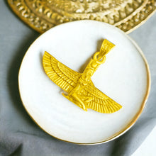 Load image into Gallery viewer, Dainty Isis Gold Pendant Necklace