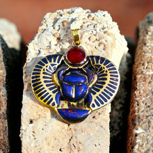 Load image into Gallery viewer, Royal Scarab Gold Pendant Necklace
