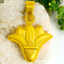 Load image into Gallery viewer, Dainty Small Lotus Flower Pendant
